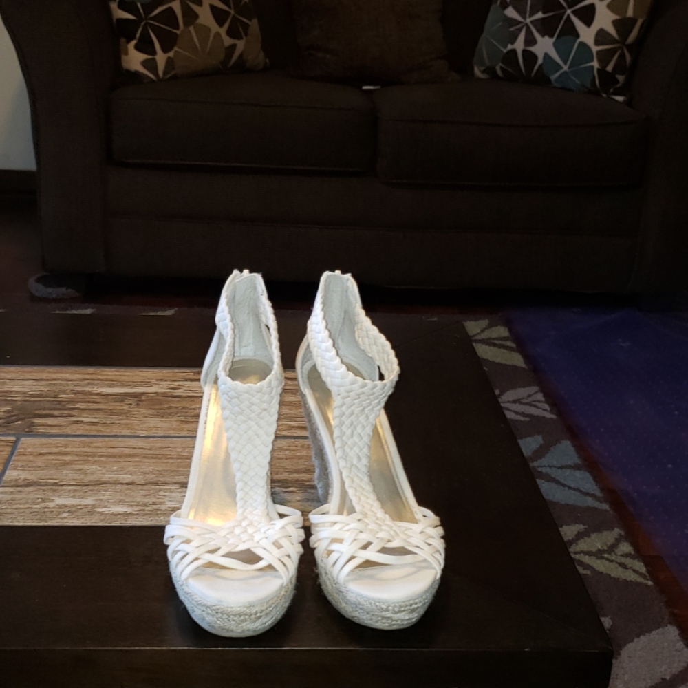 Women's Shoes.